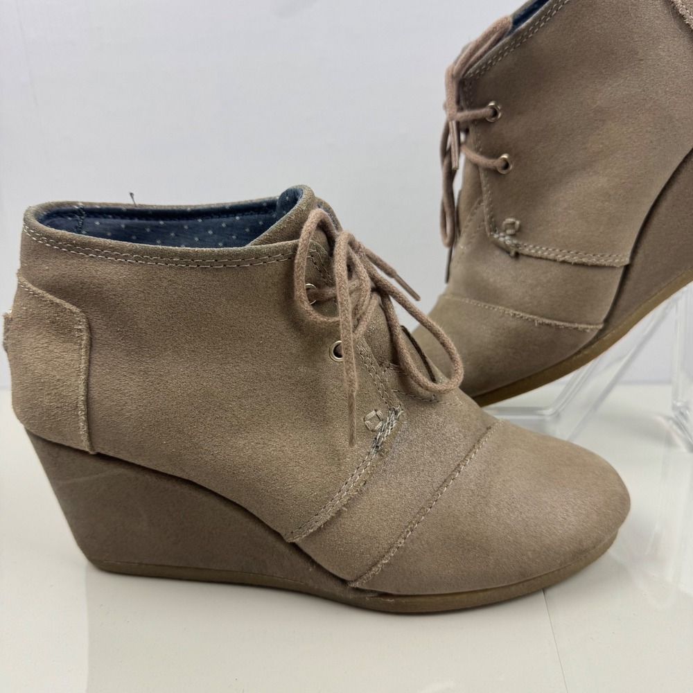 TOMS Women's Size 7 Taupe Suede Wedge Ankle Boots Lace‎ Up 300415